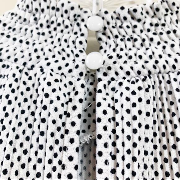 Adrianna Papell Accordion Pleats Sleeveless Smock Neck White/Black Polka Dot Top - Picture 7 of 9